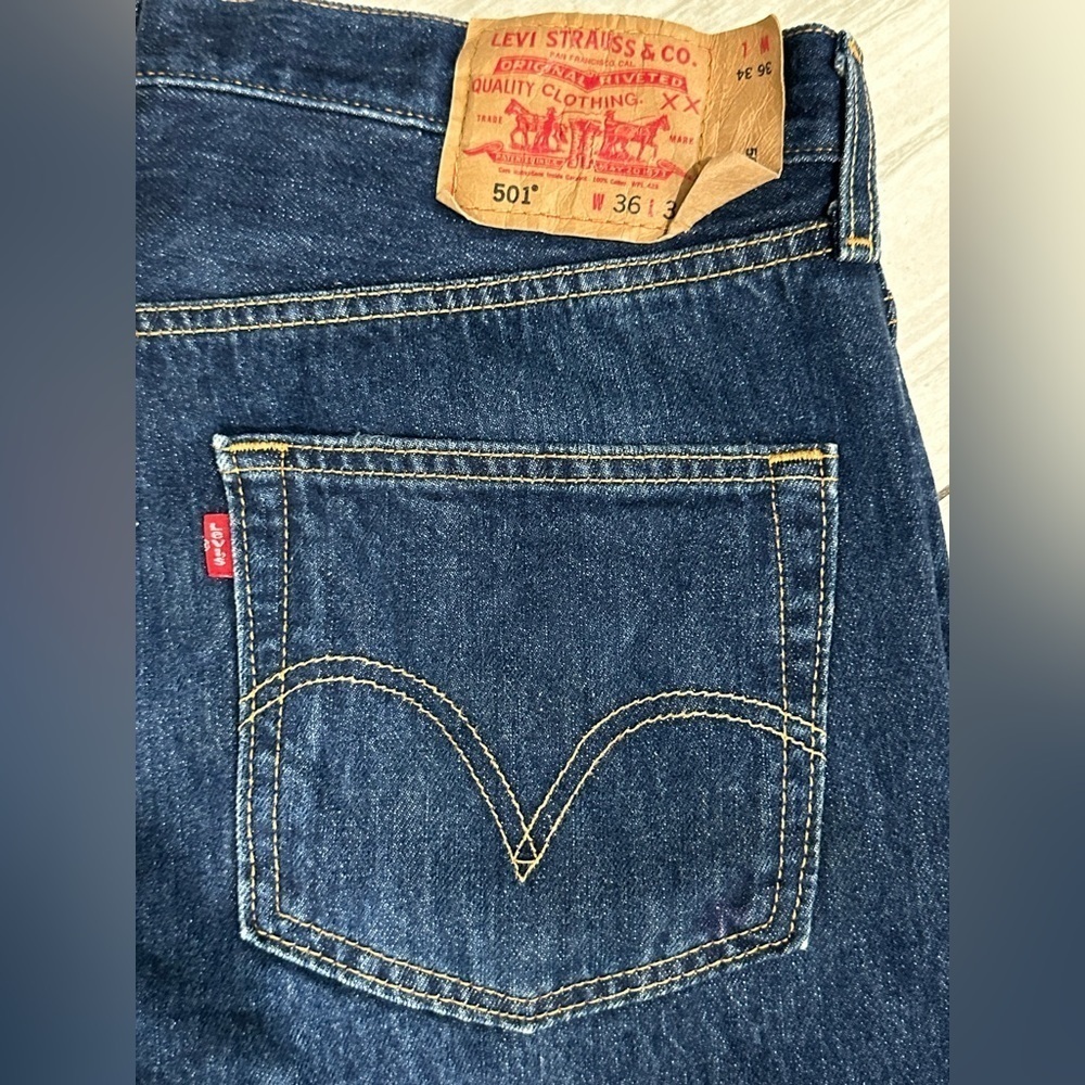 Levi's 501 Straight Leg Button-Fly Mens Jeans 30x30 - Picture 9 of 9